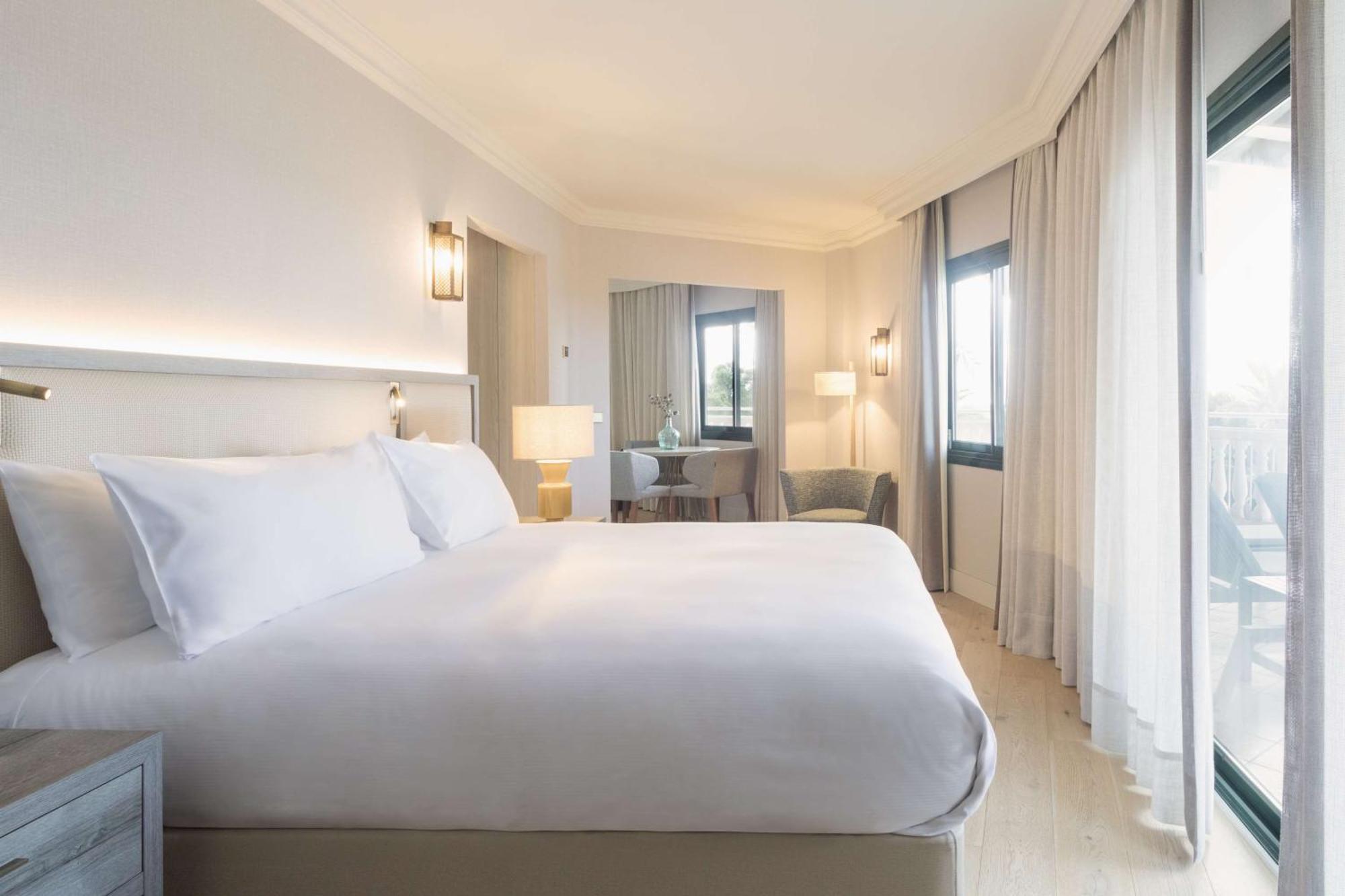 Hilton Mallorca Galatzo Peguera Eksteriør bilde A room at the hotel