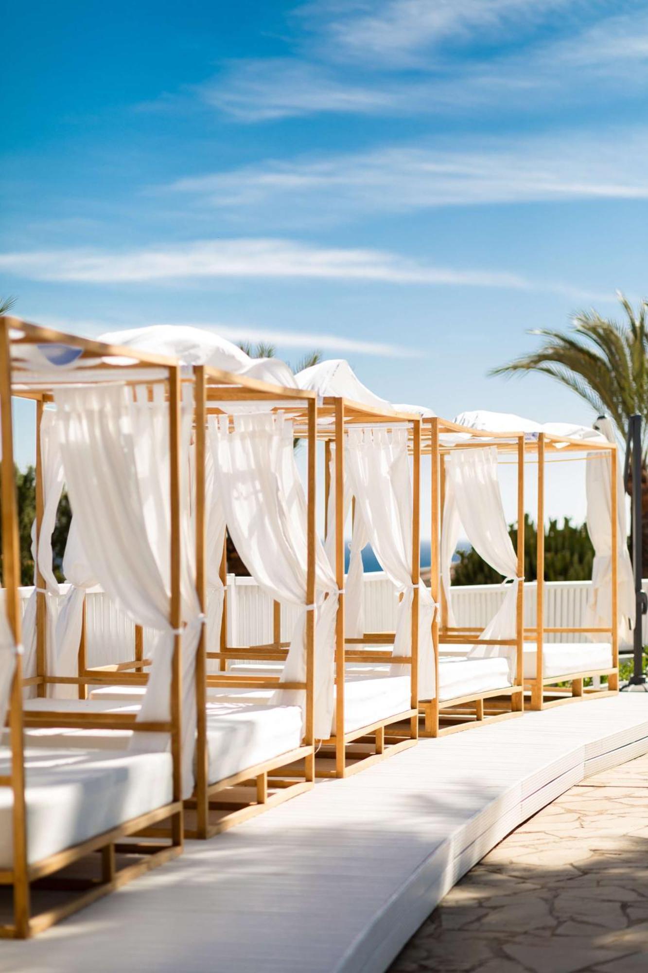 Hilton Mallorca Galatzo Peguera Eksteriør bilde Cabanas at Nikki Beach Club, Porto Cervo, Sardinia
